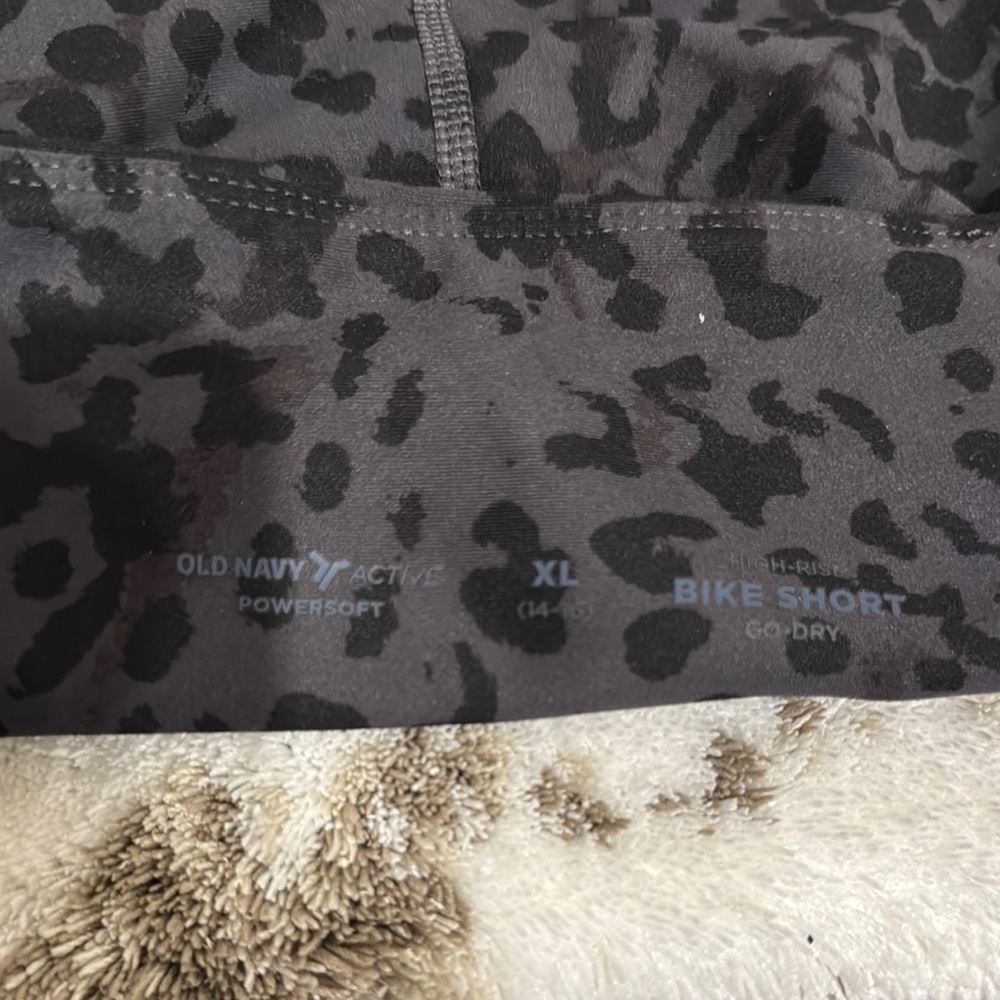 Old Navy Black Leopard Print Kids Shorts size XL 14-16 - Picture 2 of 2